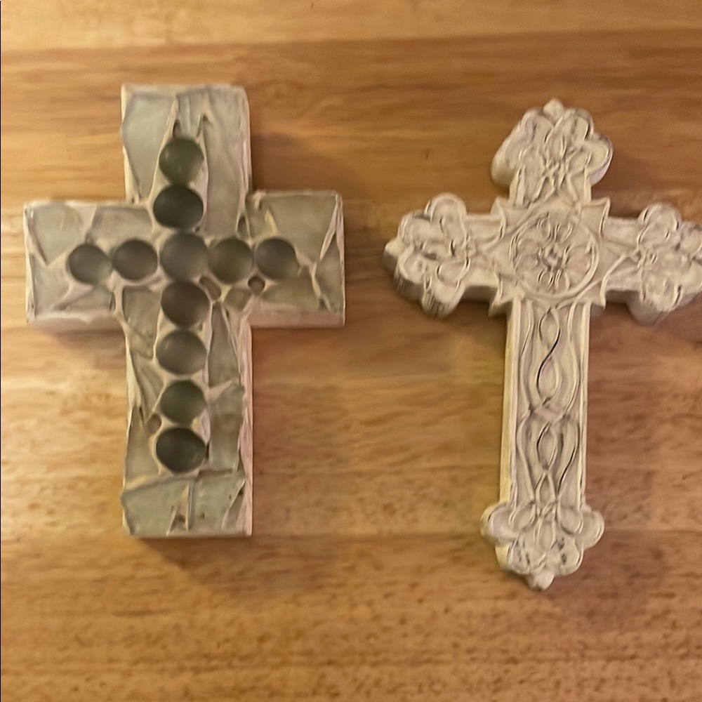 Decorative Hanging Cross Set in Green and Cream